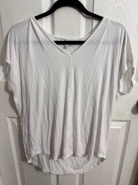 Gibson Latimer White V-Neck Short Sleeve Tee